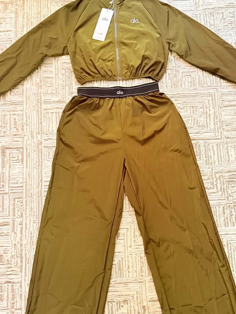 Alo Olive Wide-Leg Pants